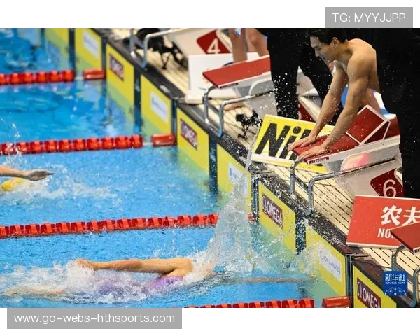 游泳接力赛最后10米逆转，解说声嘶力竭
