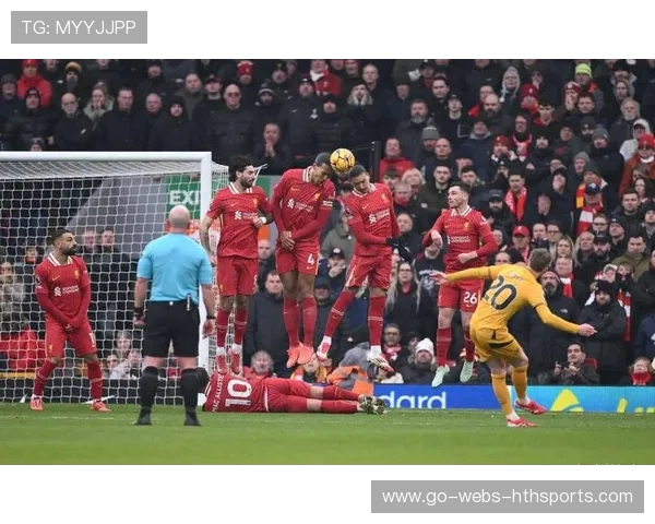 利物浦连续冲击禁区，防线开始松动