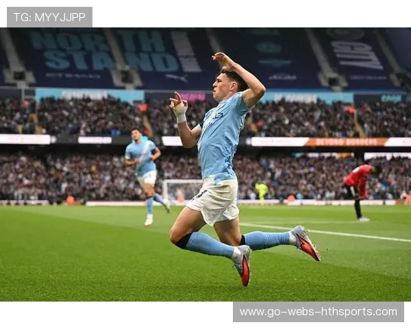 曼城中场轮转默契，福登插上传中造点机会