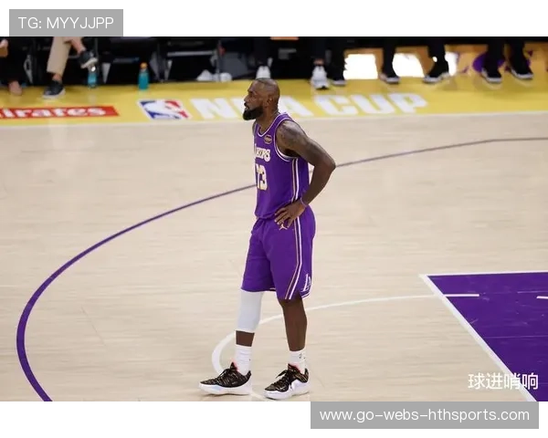 戴维斯二次起跳补扣，湖人把禁区硬度拉满